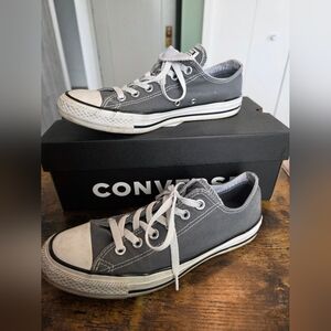 Converse Gray and White Sneakers With Flippable Tongue